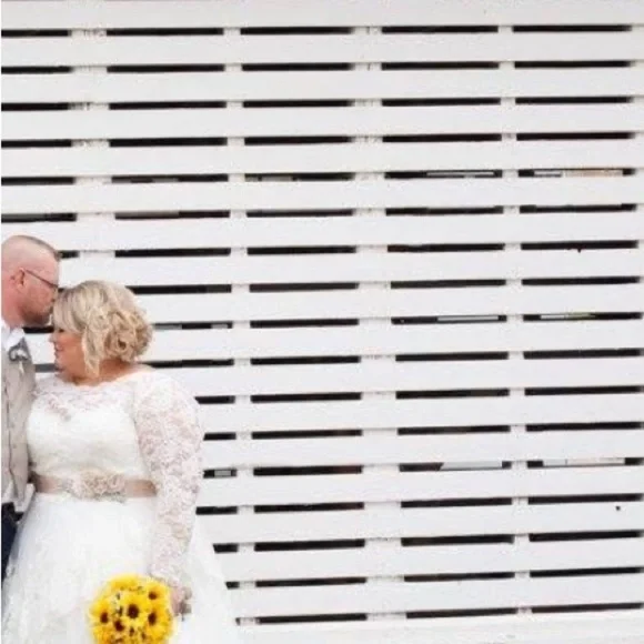 Essense of Australia Wedding Dress D1410 - Picture 3 of 11